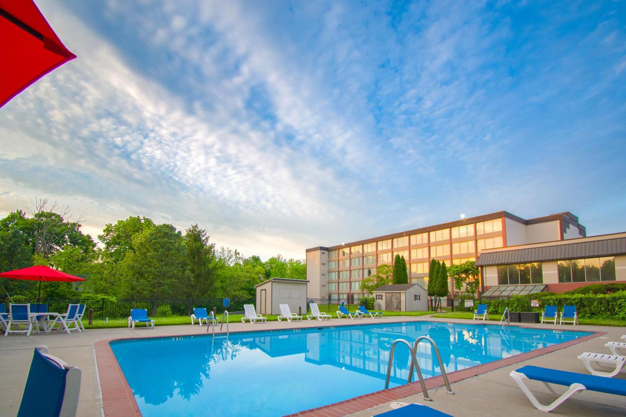 Exton Hotel And Conference Center Exterior foto